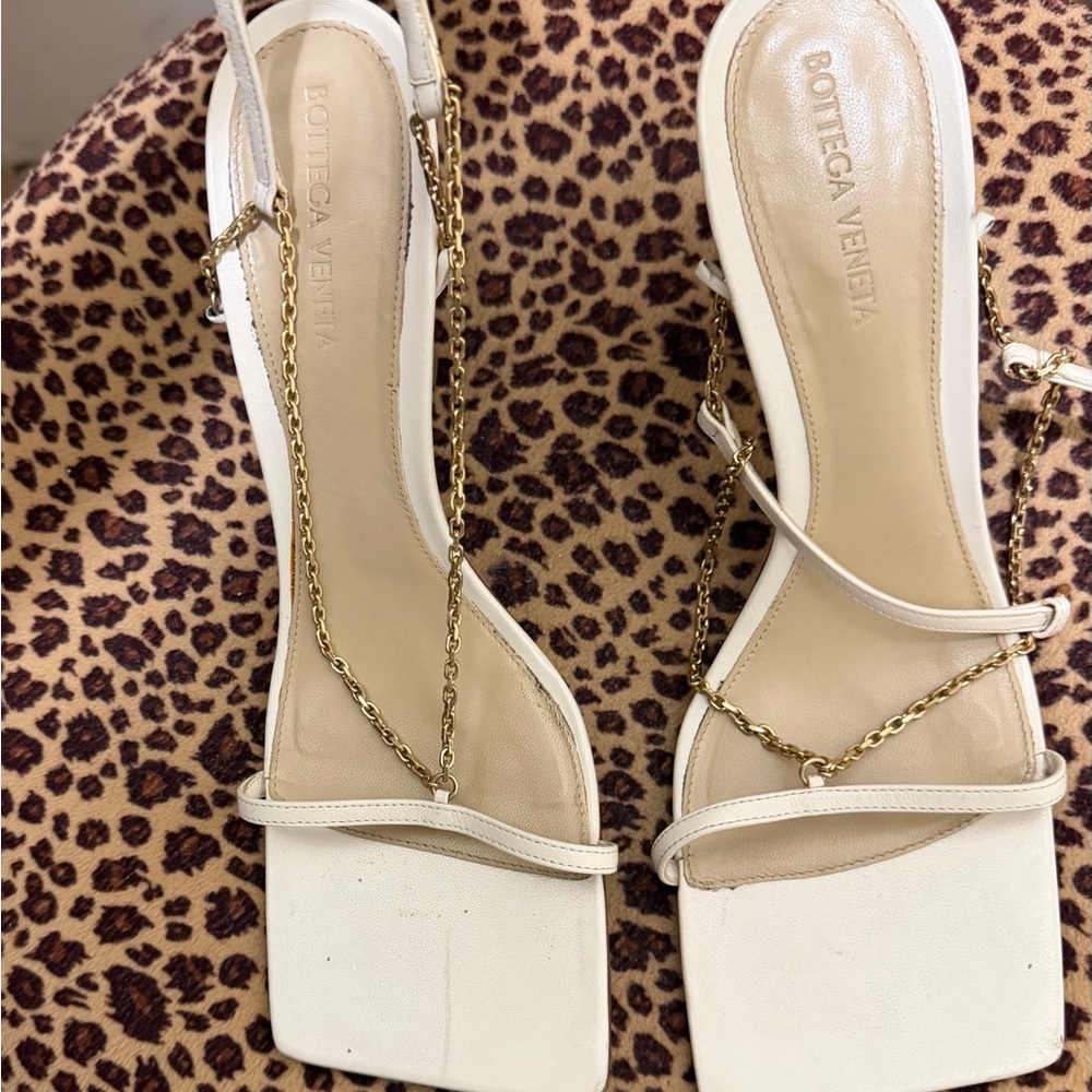 Elegant White Heels with Gold Accents